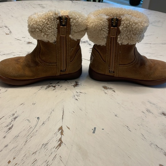 UGG Jorie Boots Size 8 Toddler - Picture 5 of 7